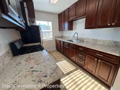 Main picture of 441 W Spazier Ave