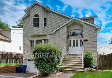 Main picture of 300 Elm Ave