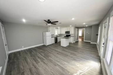Main picture of 329 W Monterey St