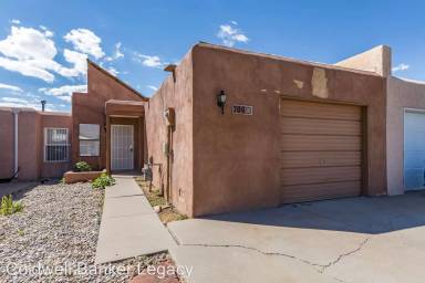 Main picture of 709 Gretta Ct NE