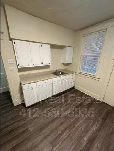 Main picture of 328 Washington St
