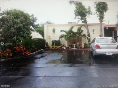 Main picture of 6924 Crown Gate Dr