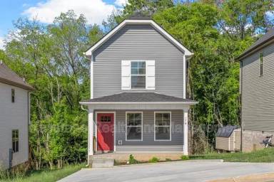 Main picture of 178 Oak St