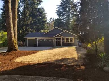 Main picture of 15975 Lake Forest Blvd