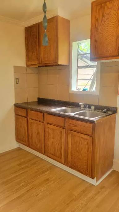 Main picture of 105 Libby St