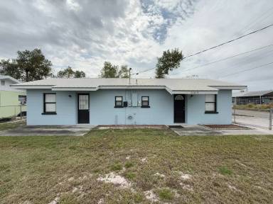 Main picture of 2401 1/2 Everett St