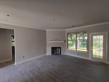 Main picture of 292 Township Dr