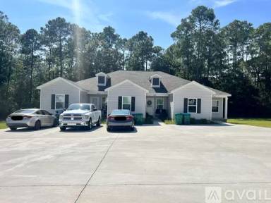 Main picture of 13589 Laurel Oaks Ln