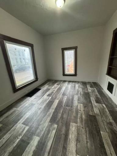 Main picture of 415 W Butler St