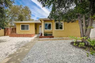 Main picture of 16249 Chatsworth St