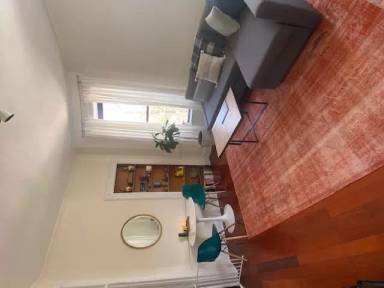 Main picture of 68 Putnam Ave