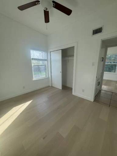 Main picture of 5000 Cottonwood Cir