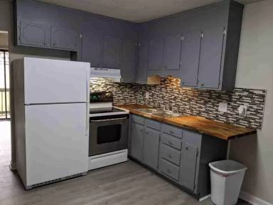 Main picture of 1220 8th St NE