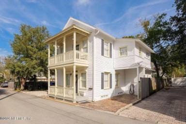 Main picture of 251 Charlotte St