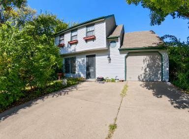 Main picture of 300 Orchard Cir