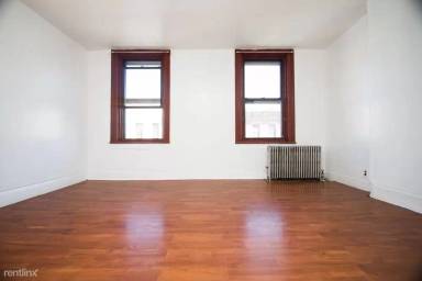 Main picture of 200 Meserole St