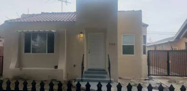 Main picture of 715 E 91st St