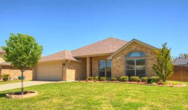 Main picture of 1904 Deer Field Way
