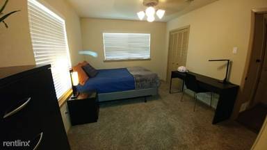 Main picture of 733 Snowden Dr