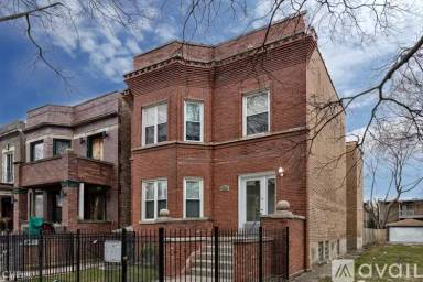 Main picture of 6210 S Saint Lawrence Ave
