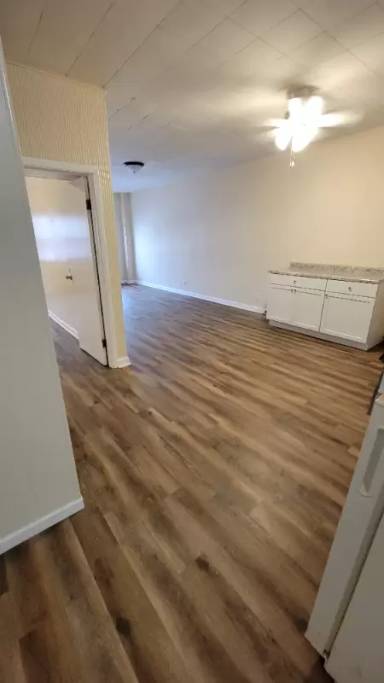 Main picture of 220 E College Ave