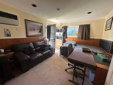 Main picture of 2111 Oakley Ave