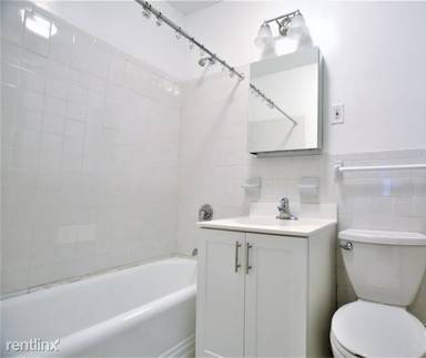Main picture of 117 E 89th St