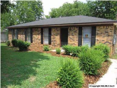 Main picture of 4012 Offutt Ct NW