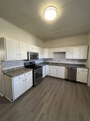 Main picture of 6 S Lake Ave