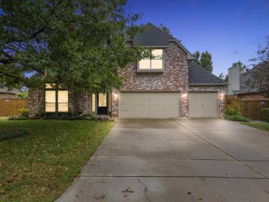 Main picture of 5016 E 110th St