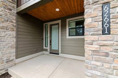 Main picture of 62661 McClain Dr