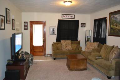 Main picture of 635 Court St