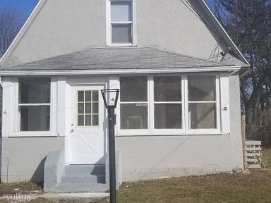 Main picture of 33 Randolph St