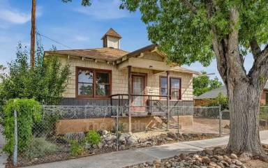 Main picture of 251 Crampton St