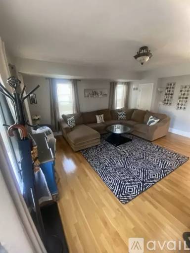 Main picture of 1027 Washington St