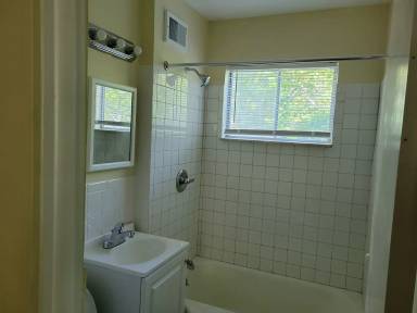 Main picture of 9824 E 61st St