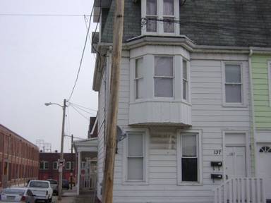 Main picture of 137 N West St