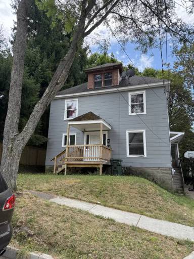 Main picture of 120 Price St