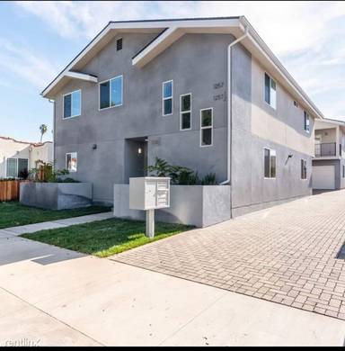 Main picture of 1265 1/2 W 8th St