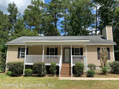 Main picture of 904 Chisholm Trl