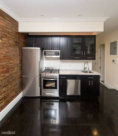 Main picture of 445 W 19th St