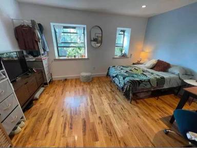 Main picture of 476 Jefferson Ave