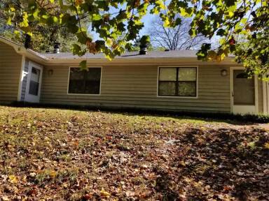 Main picture of 1330 White Oak Dr