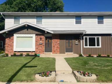 Main picture of 3202 S 80th St