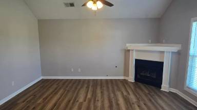 Main picture of 18 Long Meadow Dr