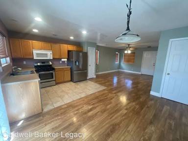 Main picture of 327 Cascabel Trl SE