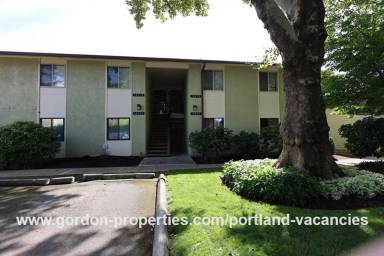 Main picture of 15916 NE Fremont St