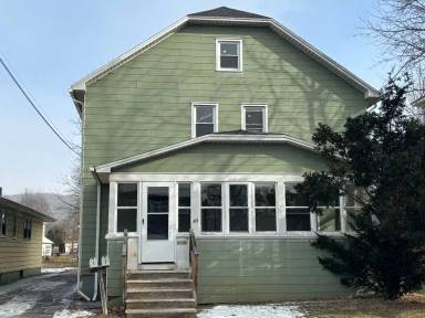 Main picture of 44 N Baldwin St
