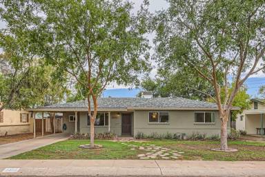 Main picture of 2323 E Montecito Ave