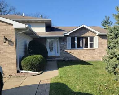 Main picture of 2218 Meadow Ln